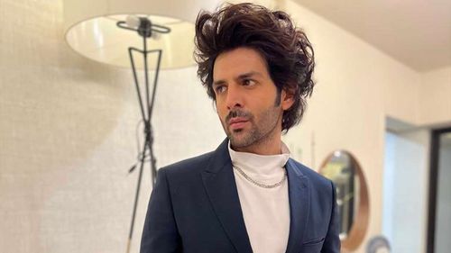 Kartik Aaryan Brings His Uber-Cool Style To ‘Bhool Bhulaiyaa 2’ Promotions
